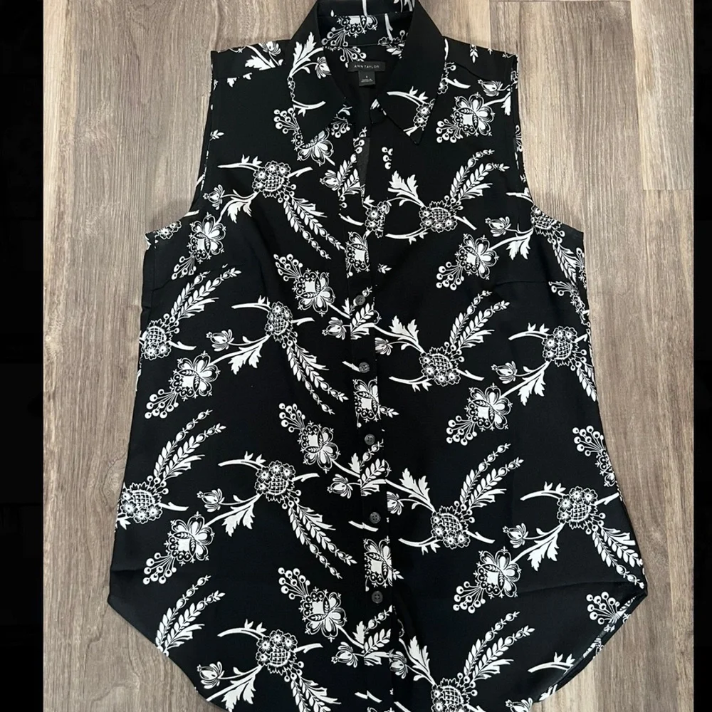 ANN TAYLOR - Picture 1 of 2
